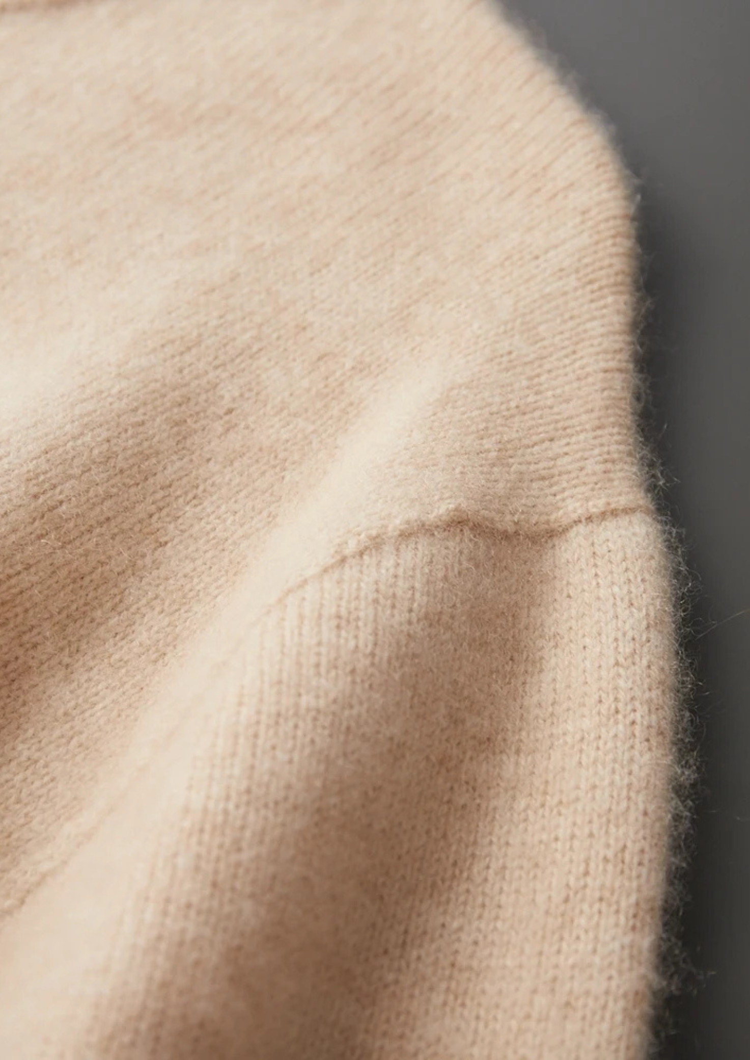 PURE EXTRA-FINE MERINO WOOL CLASSIC CREWNECK