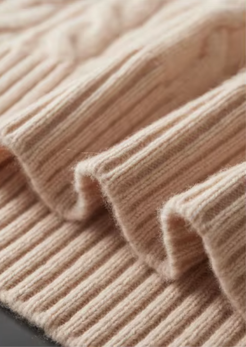 PURE EXTRA-FINE MERINO WOOL CABLE KNIT CREWNECK