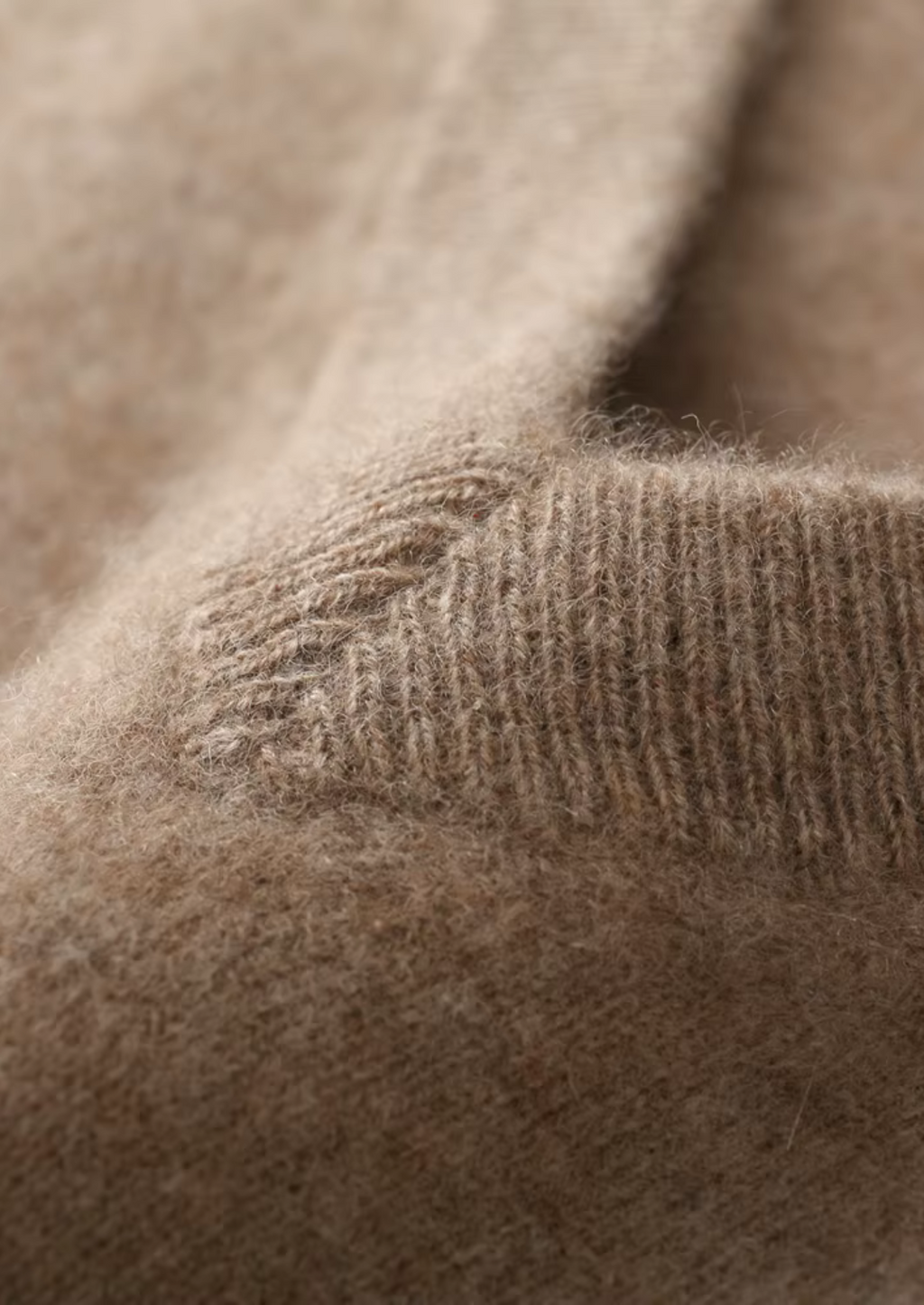 PURE EXTRA-FINE MERINO WOOL V-NECK VEST