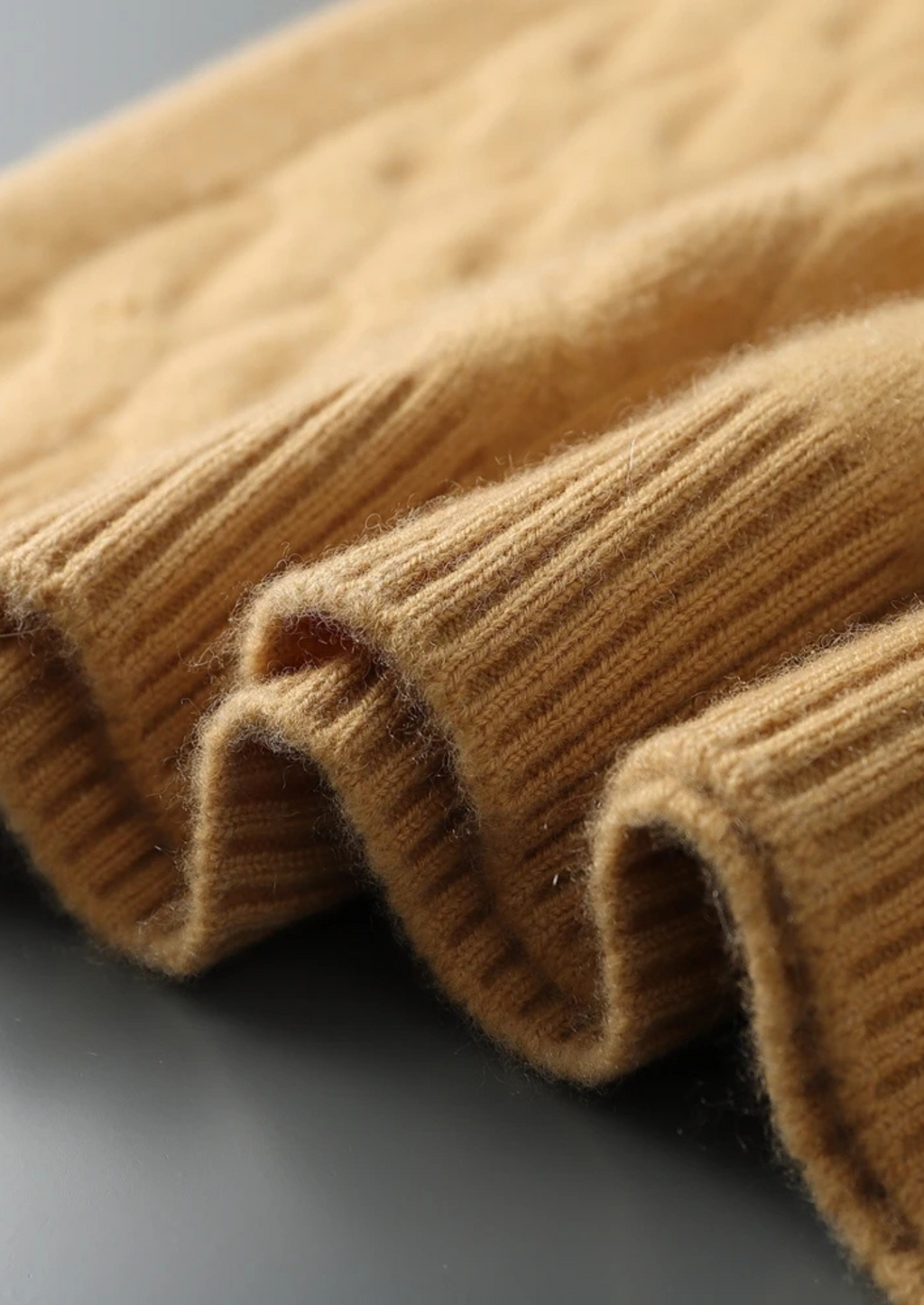 PREMIUM CASHMERE CABLE CREWNECK