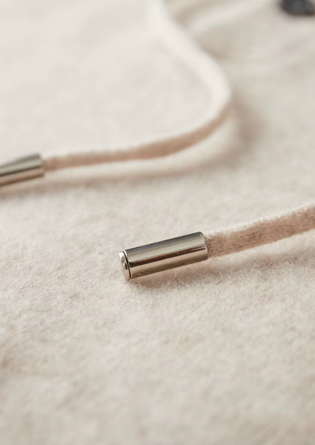 PURE EXTRA-FINE MERINO WOOL BUTTON HOODIE